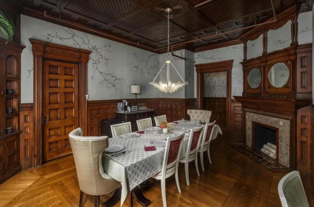The New Victorian Mansion Bed & Breakfast Saint Paul Exterior photo