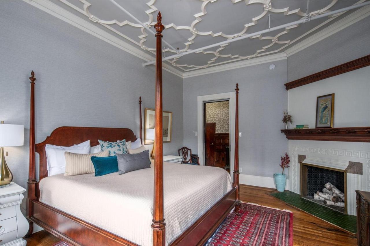 The New Victorian Mansion Bed & Breakfast Saint Paul Exterior photo